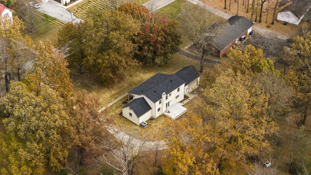 104 W Longview Drive Portland TN 37148