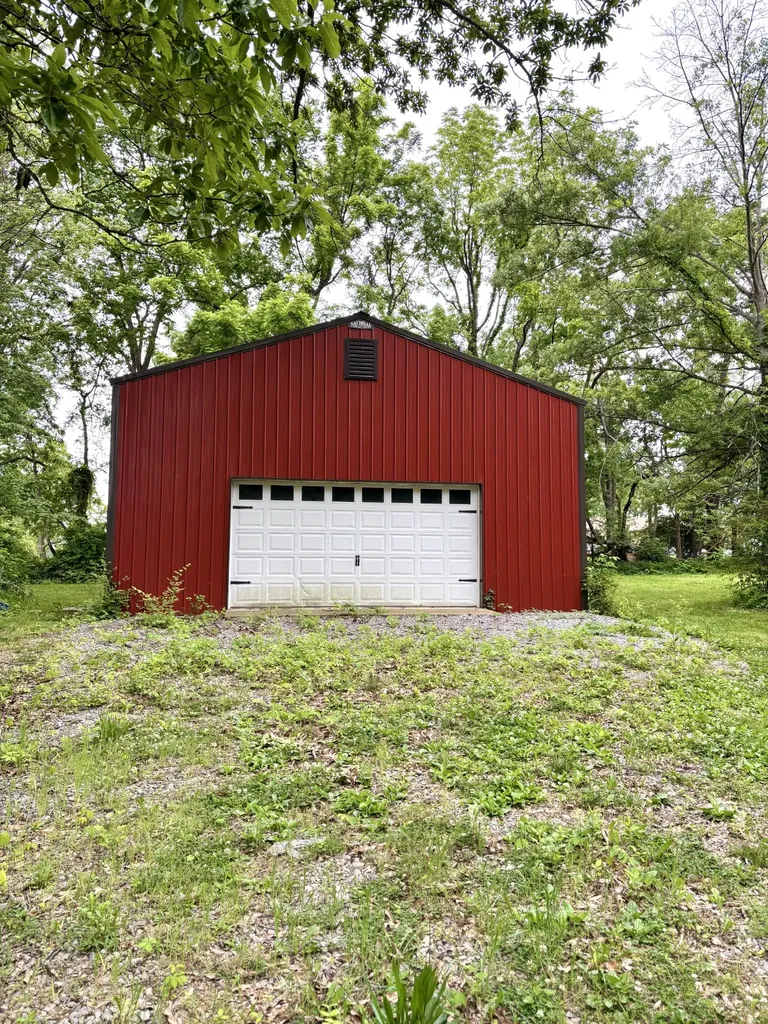 104 W Longview Drive Portland TN 37148