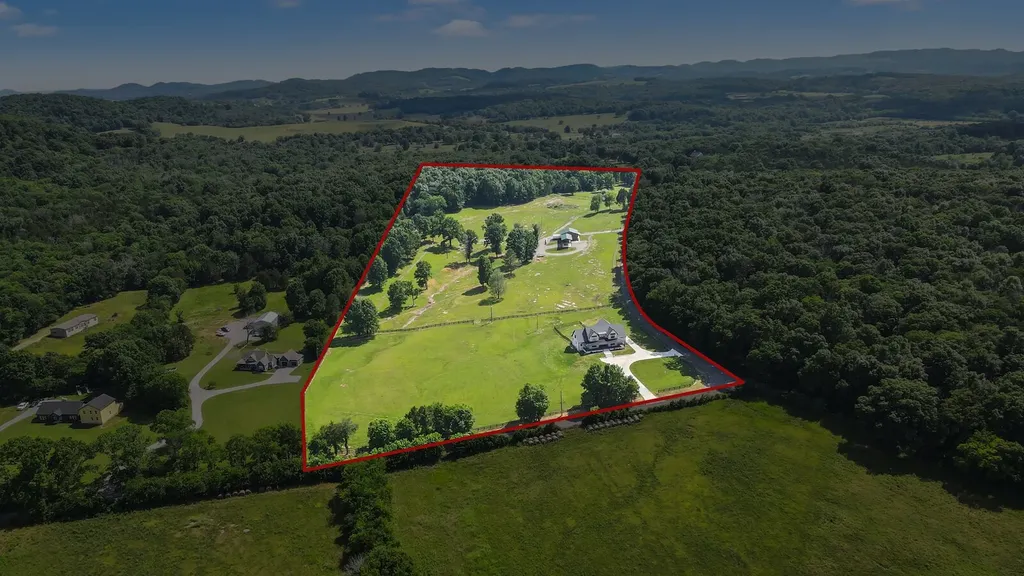 3755 Holmes Gap Road Watertown TN 37184