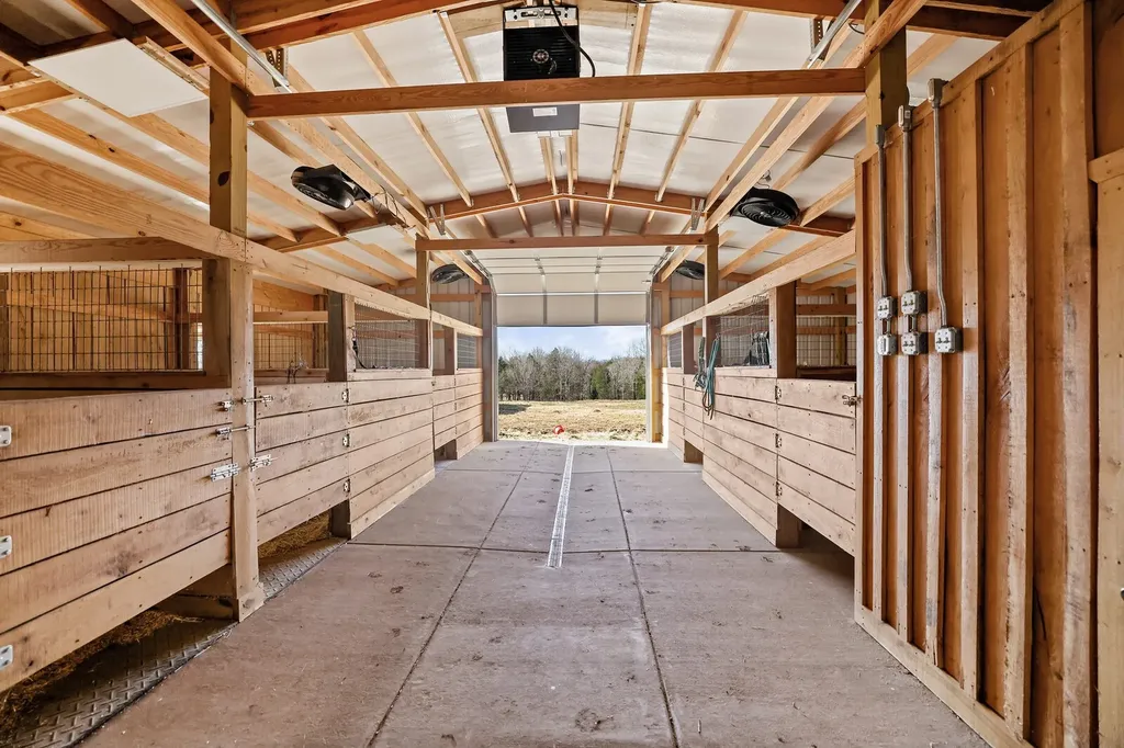 3755 Holmes Gap Road Watertown TN 37184