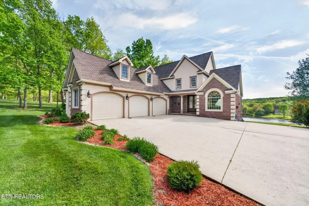 321 Magnolia Lane Crossville TN 38555