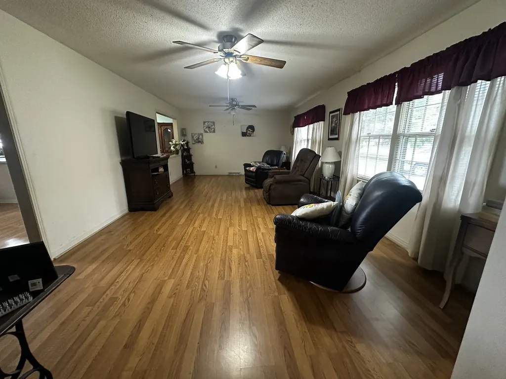 1580 Branch Drive Lawrenceburg TN 38464