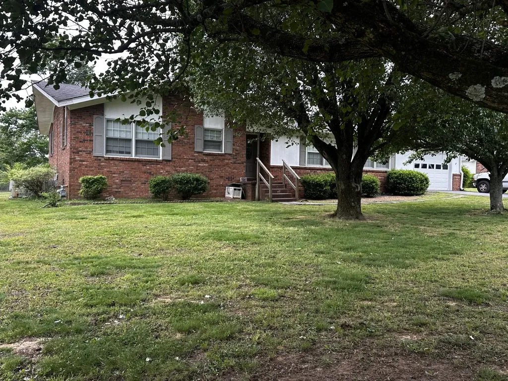 1580 Branch Drive Lawrenceburg TN 38464