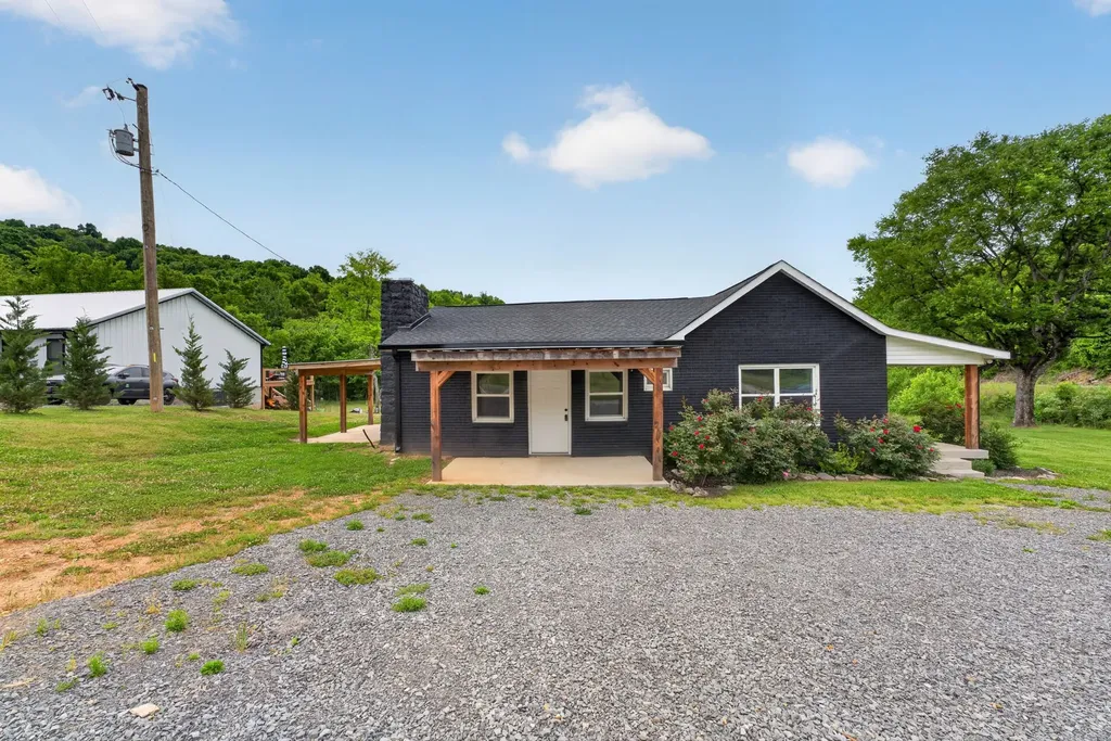 167 Stonewall Highway Carthage TN 37030