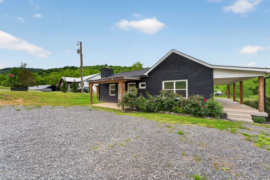 167 Stonewall Highway Carthage TN 37030