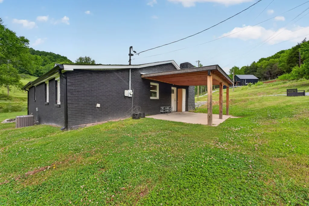 167 Stonewall Highway Carthage TN 37030