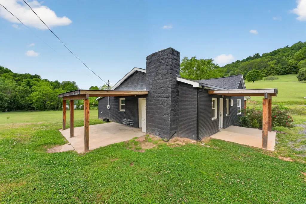 167 Stonewall Highway Carthage TN 37030