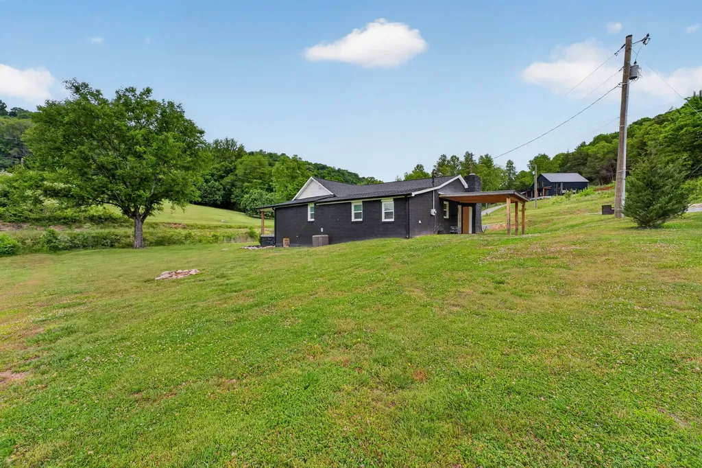 167 Stonewall Highway Carthage TN 37030