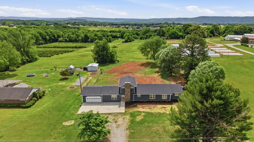 71 David Crockett Highway Winchester TN 37398