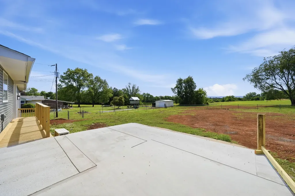 71 David Crockett Highway Winchester TN 37398