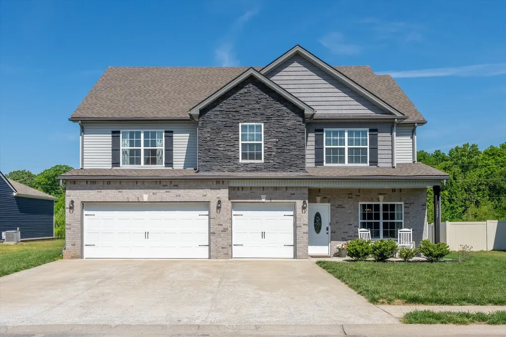 1023 Terraceside Circle Clarksville TN 37040