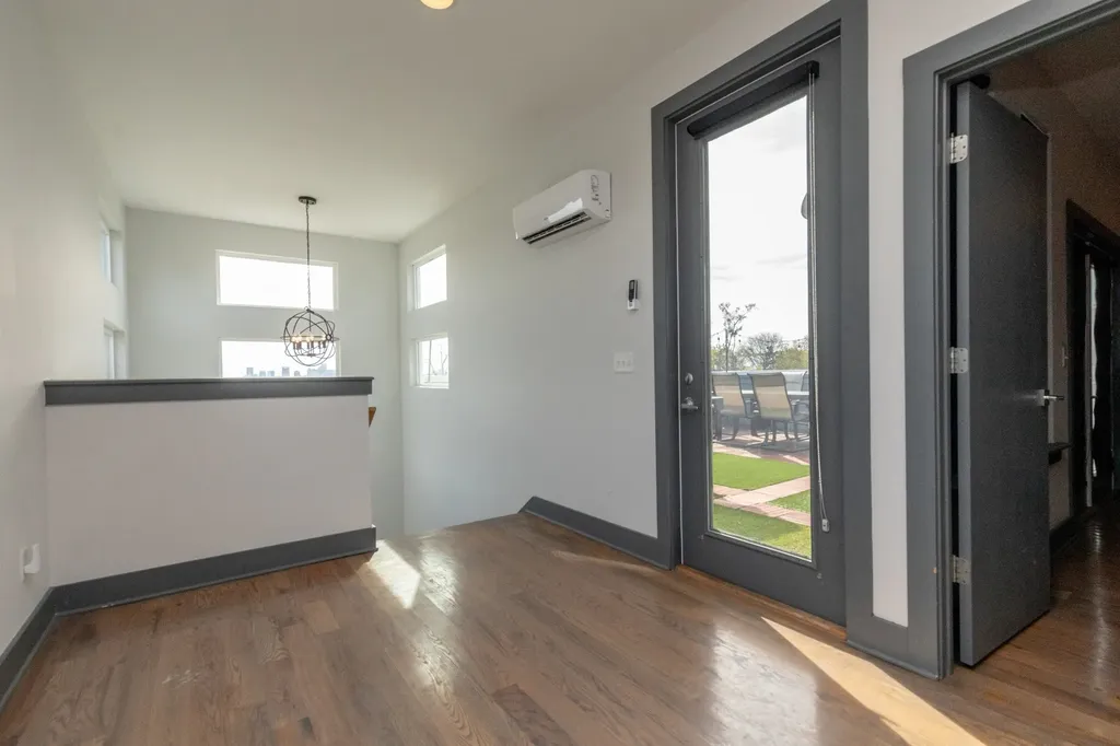 1208 Avondale Circle Nashville TN 37207