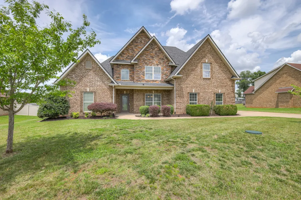 1305 Royal Oak Avenue Murfreesboro TN 37129
