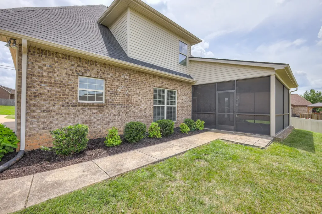 1305 Royal Oak Avenue Murfreesboro TN 37129
