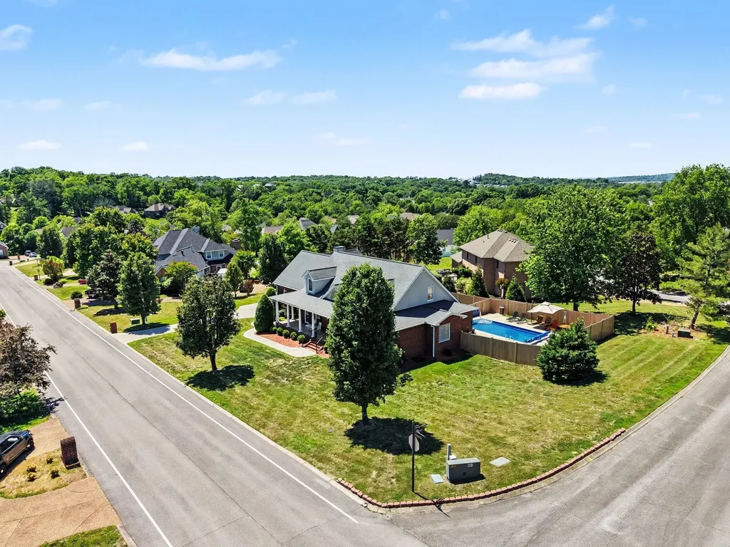 2009 Brunswick Drive Lebanon TN 37087