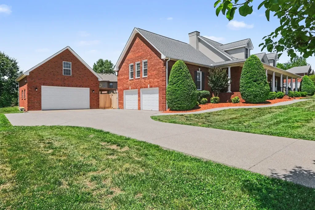 2009 Brunswick Drive Lebanon TN 37087