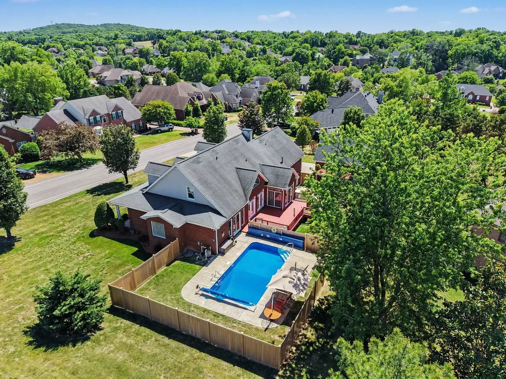 2009 Brunswick Drive Lebanon TN 37087