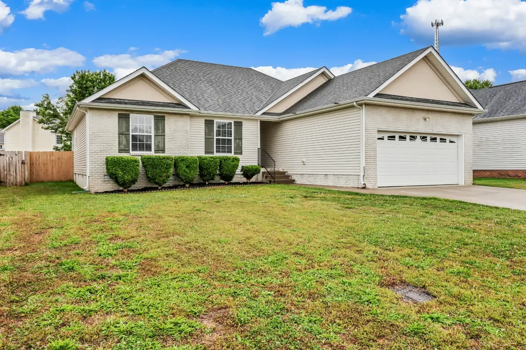 2625 Arthurs Court Clarksville TN 37040