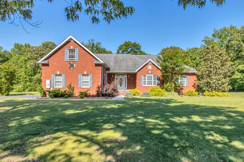 2828 Bains Road, E Hillsboro TN 37342