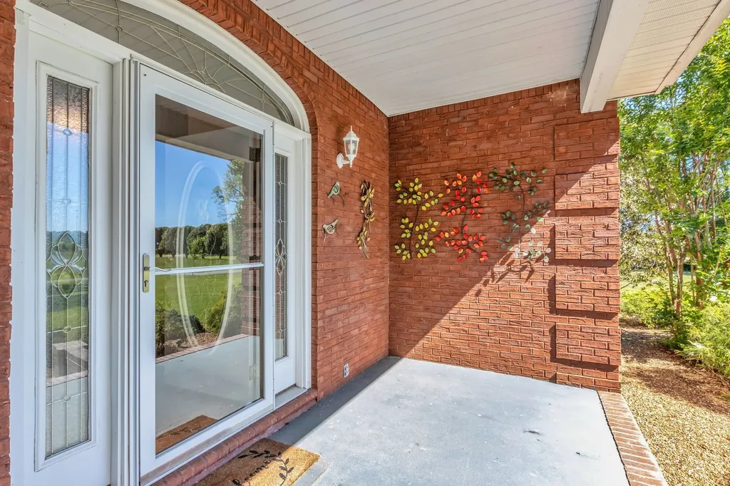 2828 Bains Road, E Hillsboro TN 37342