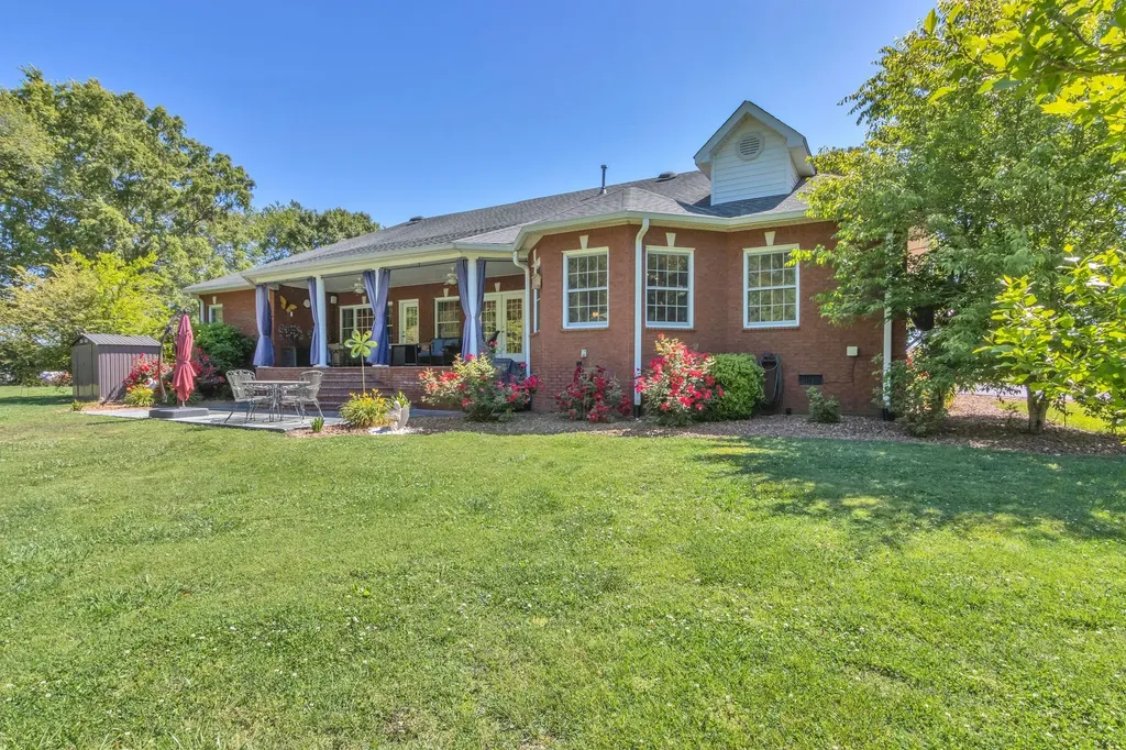 2828 Bains Road, E Hillsboro TN 37342
