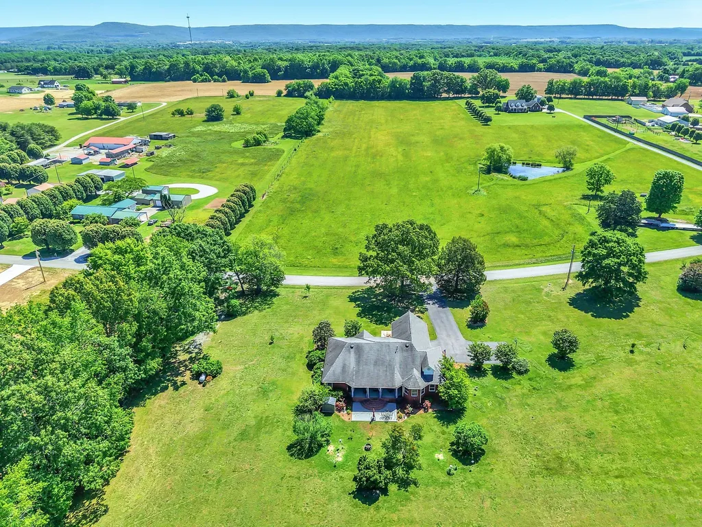 2828 Bains Road, E Hillsboro TN 37342