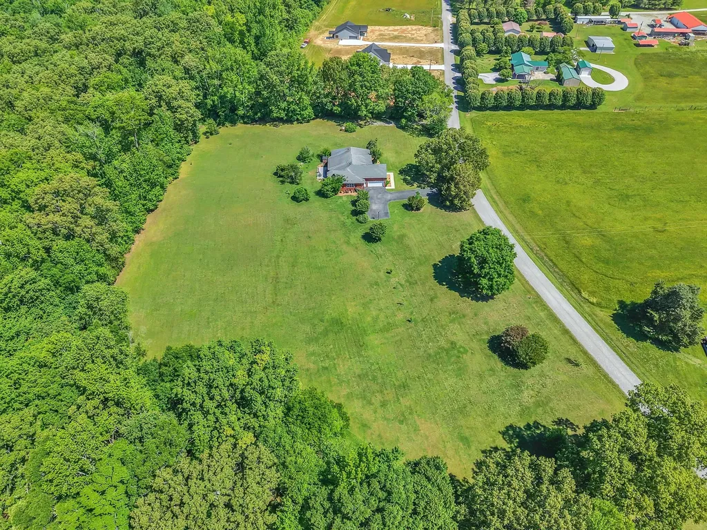 2828 Bains Road, E Hillsboro TN 37342