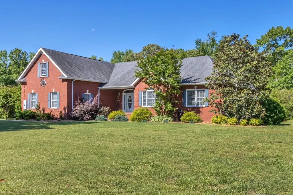 2828 Bains Road, E Hillsboro TN 37342
