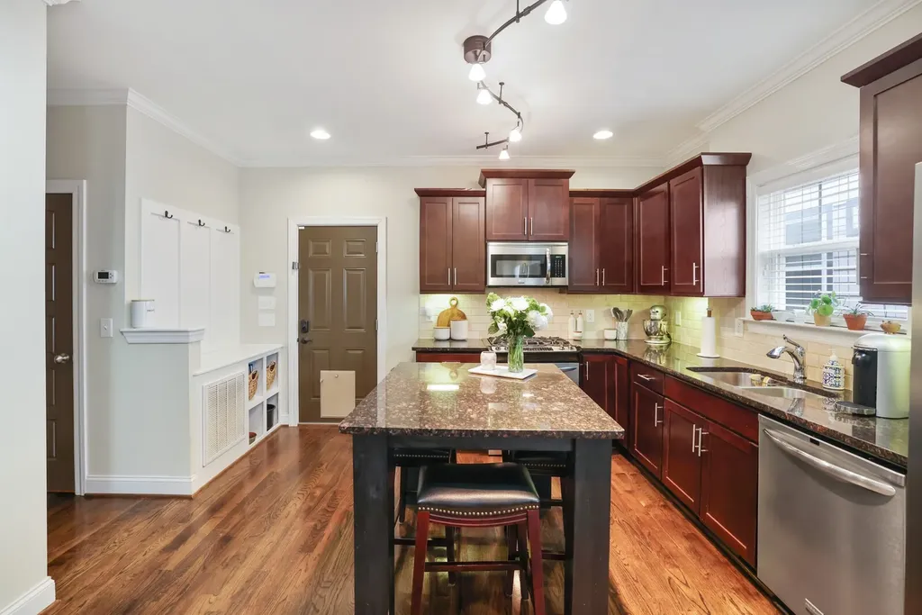 1707A 14th Ave, S Nashville TN 37212