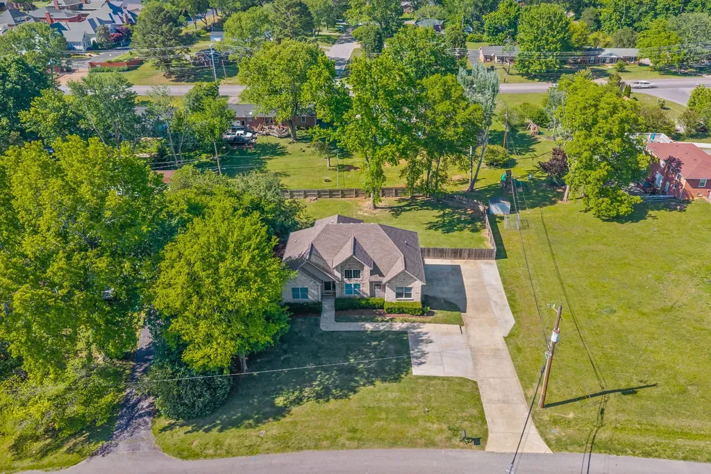 2097 Landon Road Clarksville TN 37043