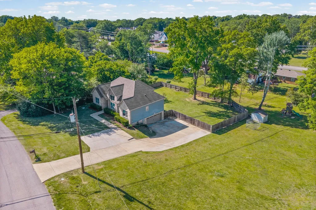 2097 Landon Road Clarksville TN 37043
