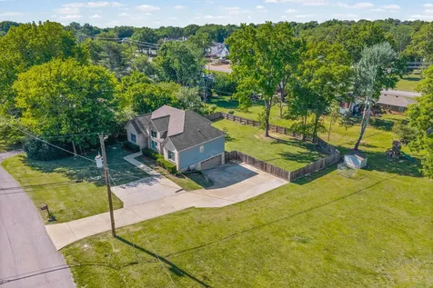 2097 Landon Road Clarksville TN 37043