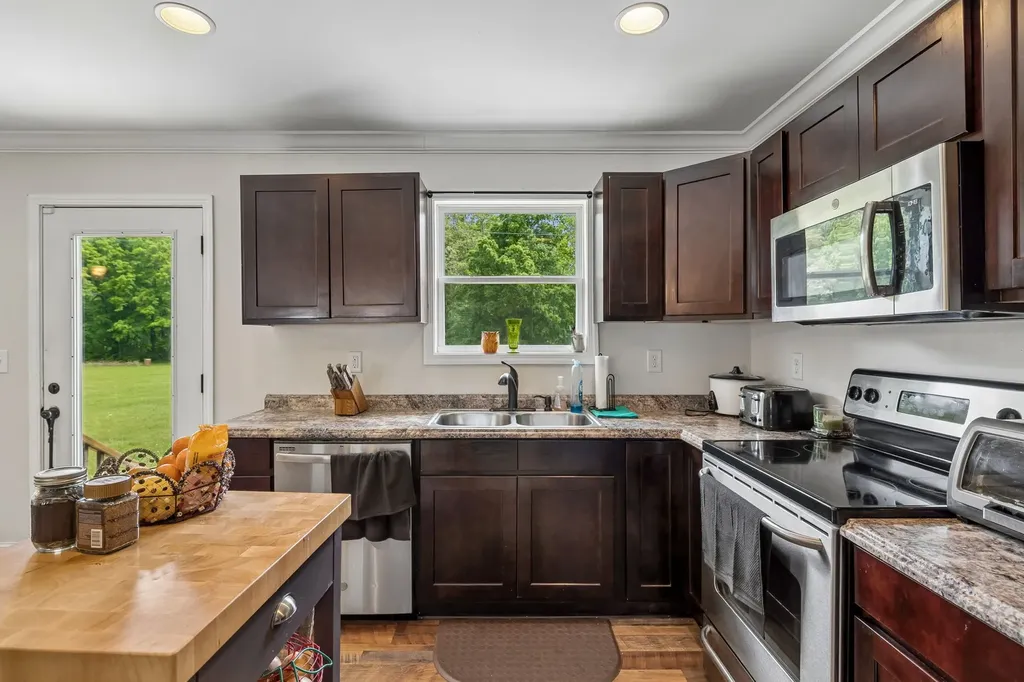540 Green Meadow Drive Smithville TN 37166