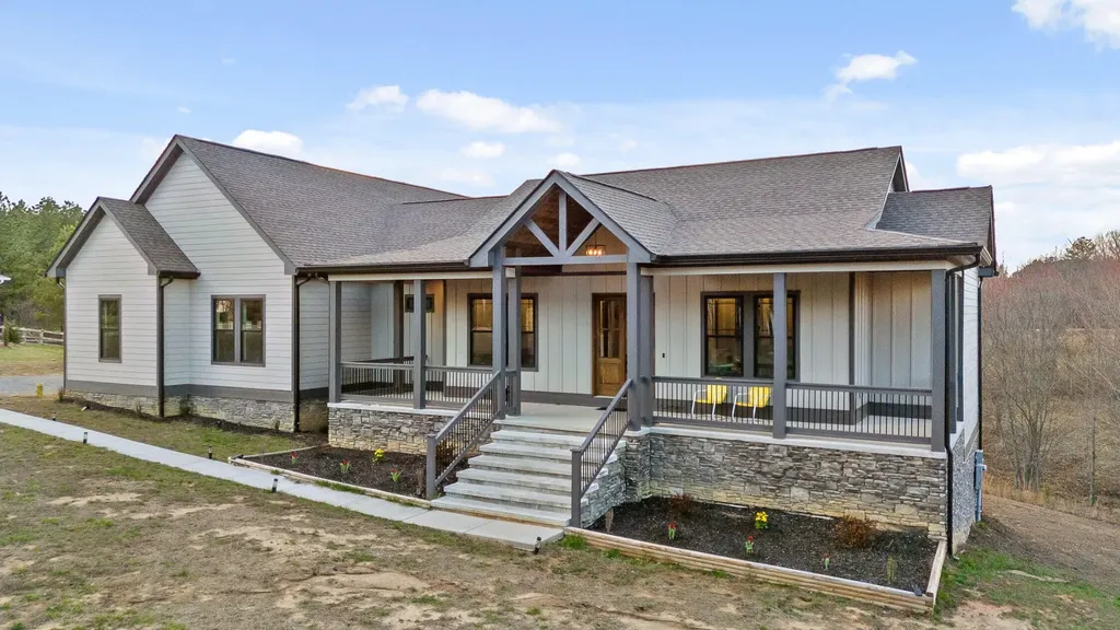 2323 River Bluffs Drive Jasper TN 37347