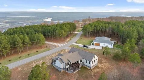 2323 River Bluffs Drive Jasper TN 37347