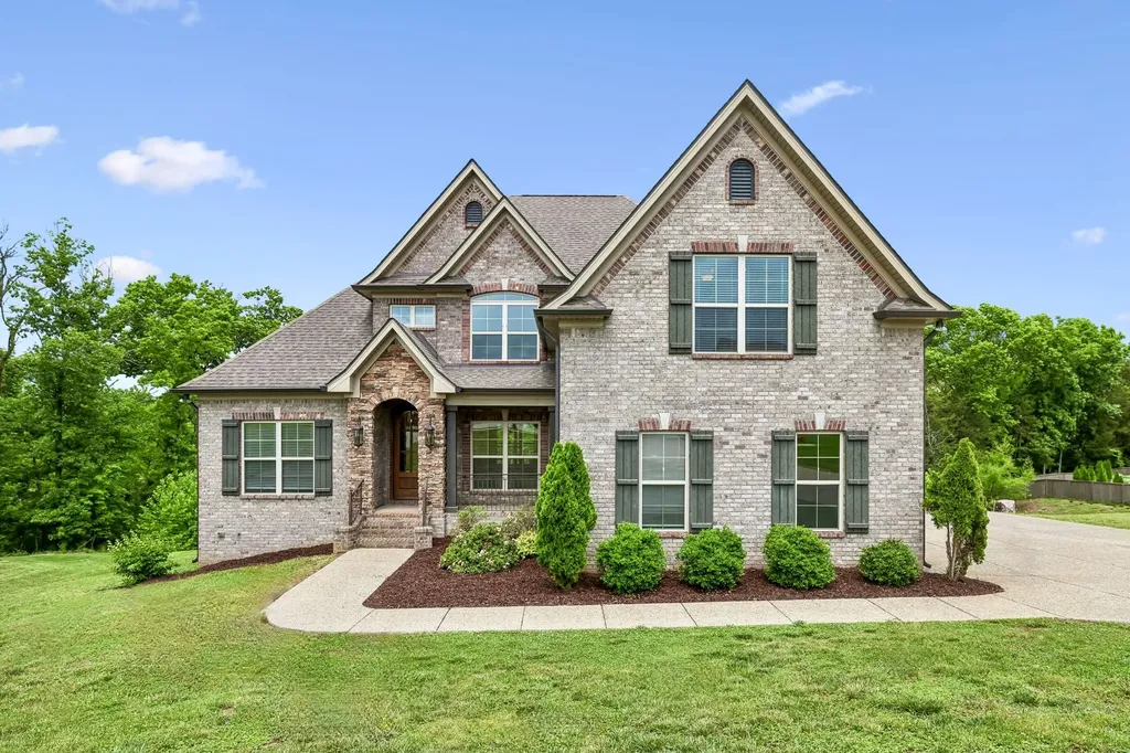 232 Amana Drive Lebanon TN 37087