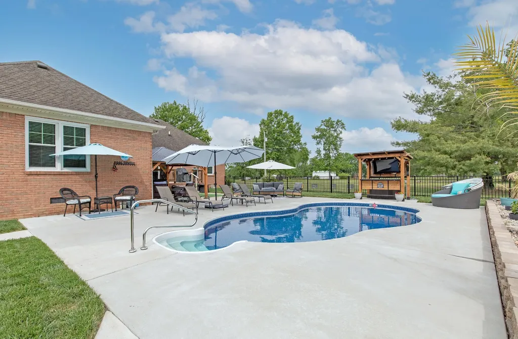 3030 Highway 25w Cottontown TN 37048