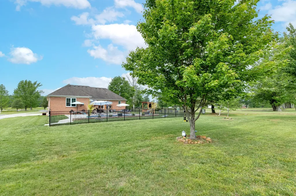 3030 Highway 25w Cottontown TN 37048