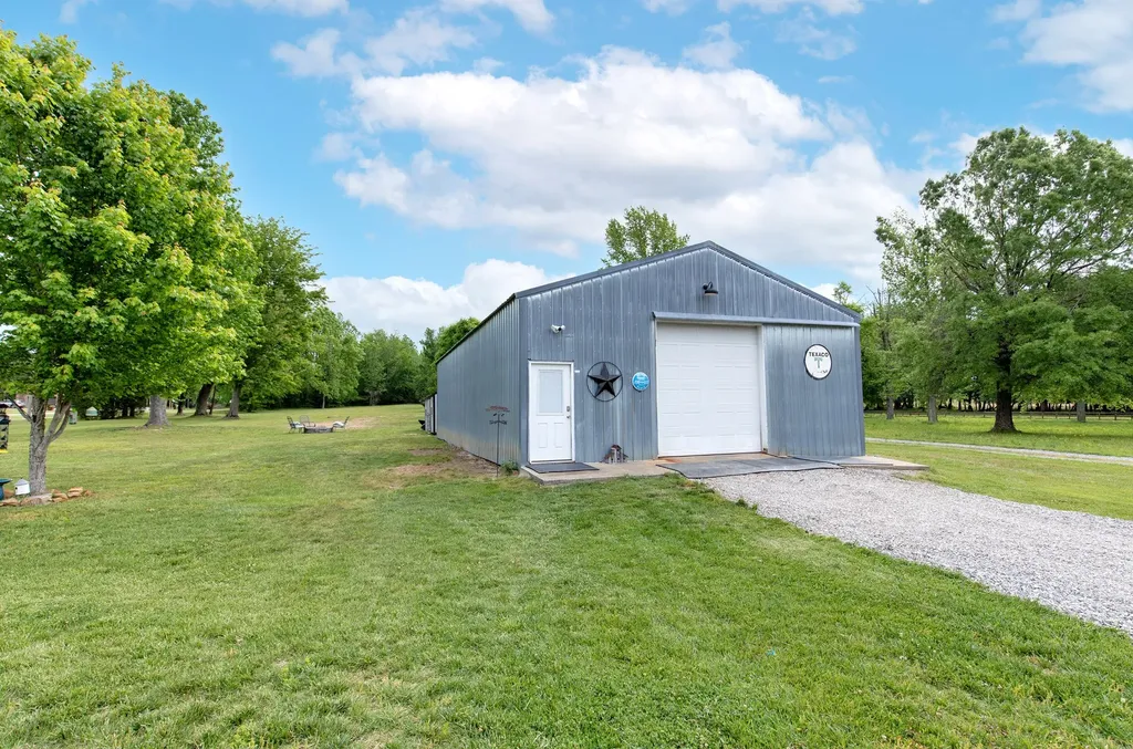 3030 Highway 25w Cottontown TN 37048