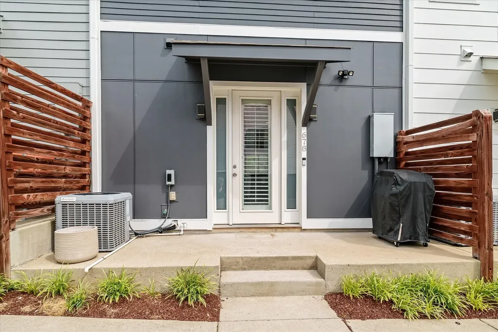 678 James Avenue Nashville TN 37209