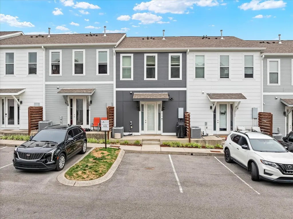 678 James Avenue Nashville TN 37209
