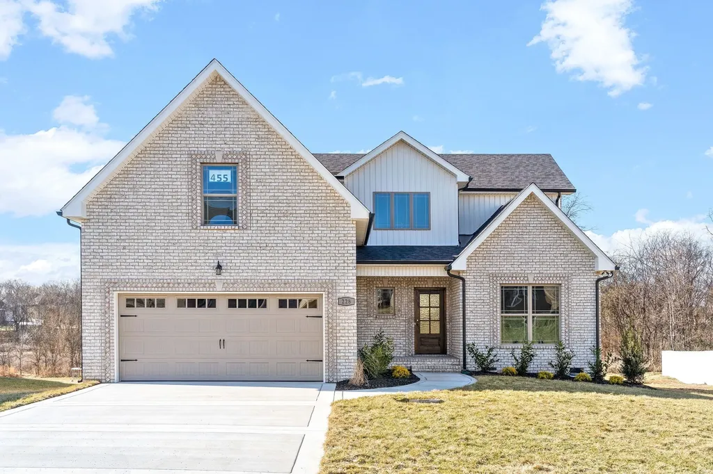 228 Bluebriar Trace Clarksville TN 37043