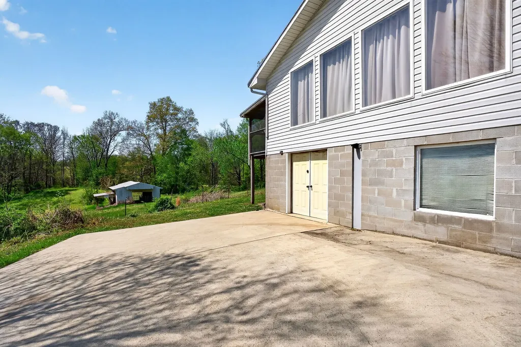 463 Franks Ferry Road Sparta TN 38583