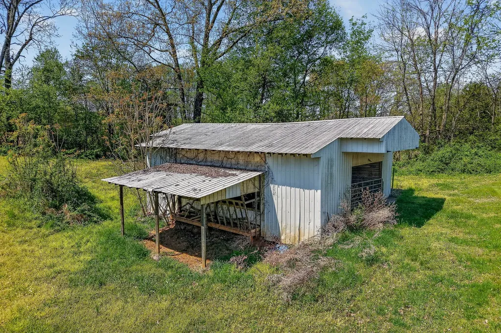 463 Franks Ferry Road Sparta TN 38583