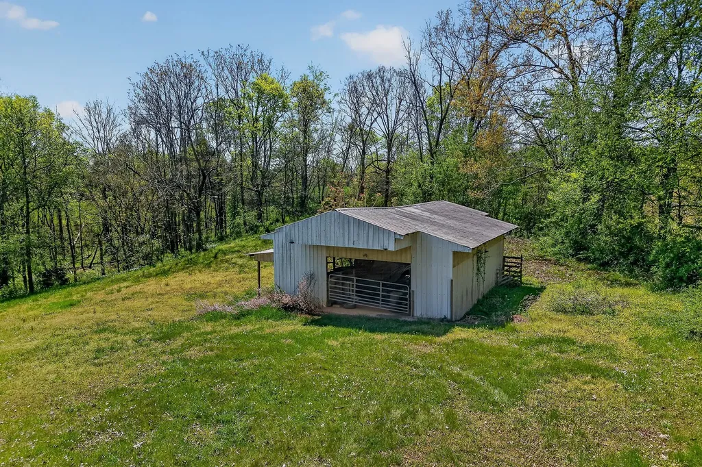 463 Franks Ferry Road Sparta TN 38583