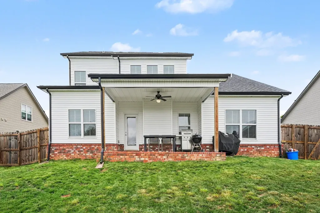 2684 Remington Trace Clarksville TN 37043