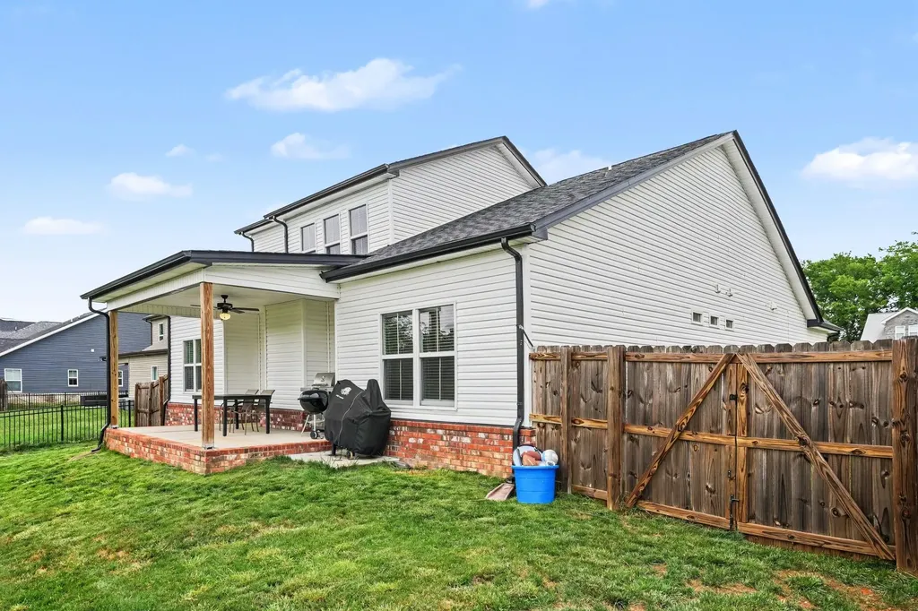 2684 Remington Trace Clarksville TN 37043