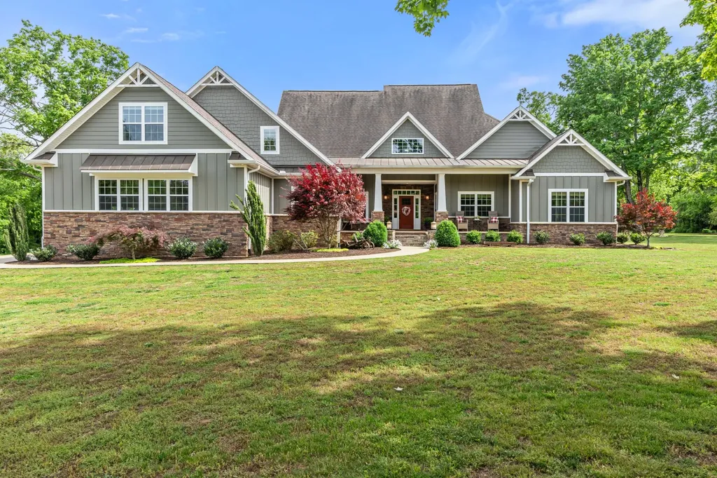 587A Douglas Lane Gallatin TN 37066