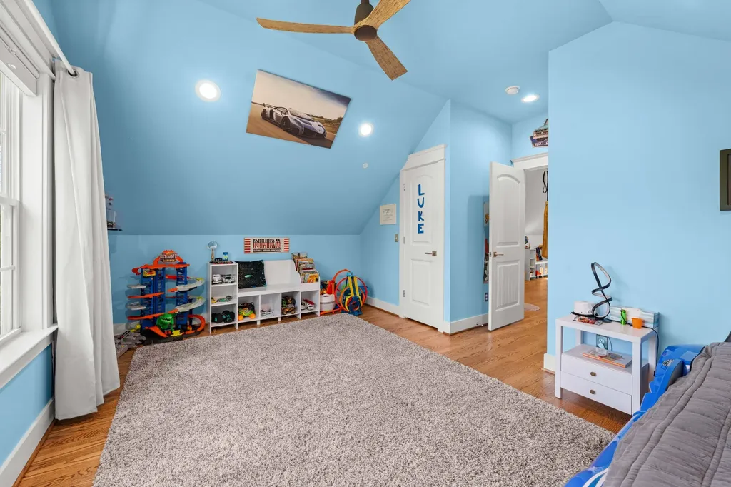 587A Douglas Lane Gallatin TN 37066