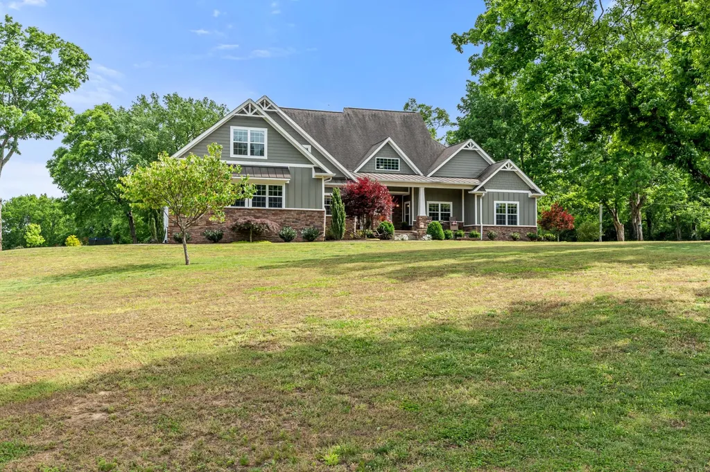 587A Douglas Lane Gallatin TN 37066